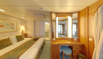 1549560717.6417_c821_P&O Cruises Aurora Accommodation Suite.jpg